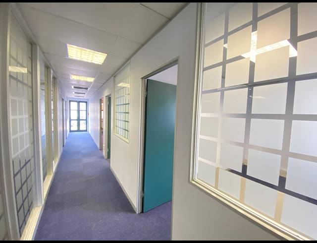 310M² OFFICE TO LET IN KENILWORTH